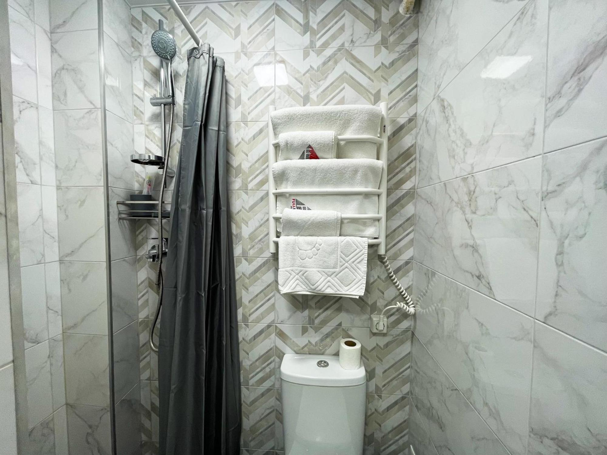 Myfreedom Апартаменти Метро Кловська, Військовий Госпіталь Kiev Extérieur photo